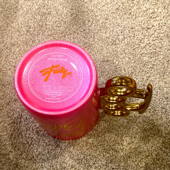 REDUCED 50% off Brass knuckles coffee mug - Picture 4 of 5